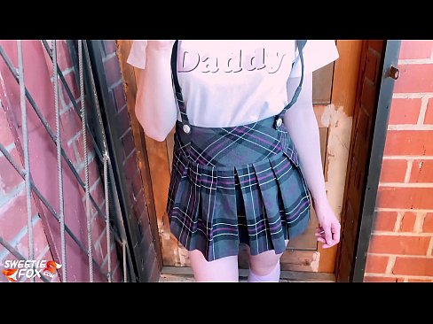 ❤️ Skolniece dziļi sūc savu locekli un nodarbību vietā dīdās. ❌ Kvalitatīvs sekss pie mums ﹏