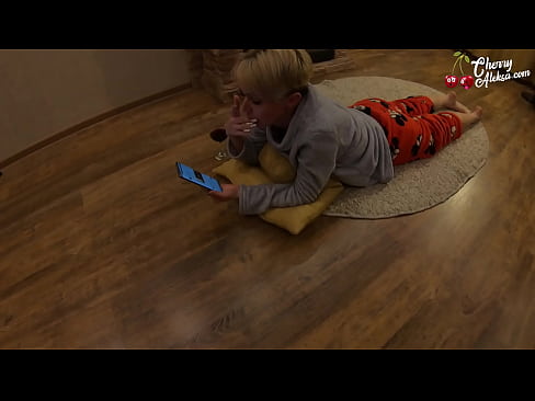 ❤️ Traks Blondīne sūc milzīgu locekli sūc un lēkā uz tā - anālais sekss ❌ Kvalitatīvs sekss pie mums ﹏