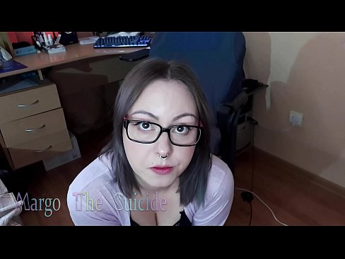 ❤️ Seksīga meitene ar brillēm sūc dildo dziļi kamerā ❌ Kvalitatīvs sekss pie mums ﹏